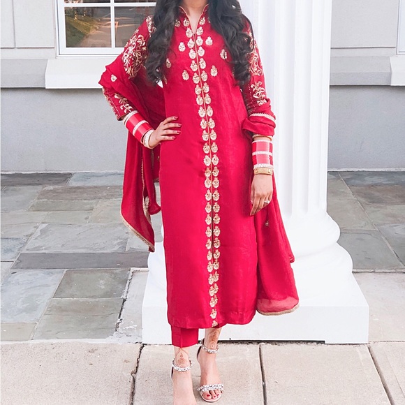Red long kameez with pants - Picture 2 of 6